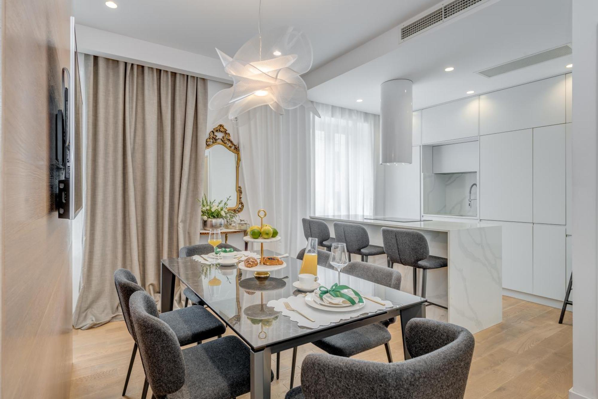 Top Location! Spacious Lux Apartment -5 Min From Beach & Centre Split Kültér fotó