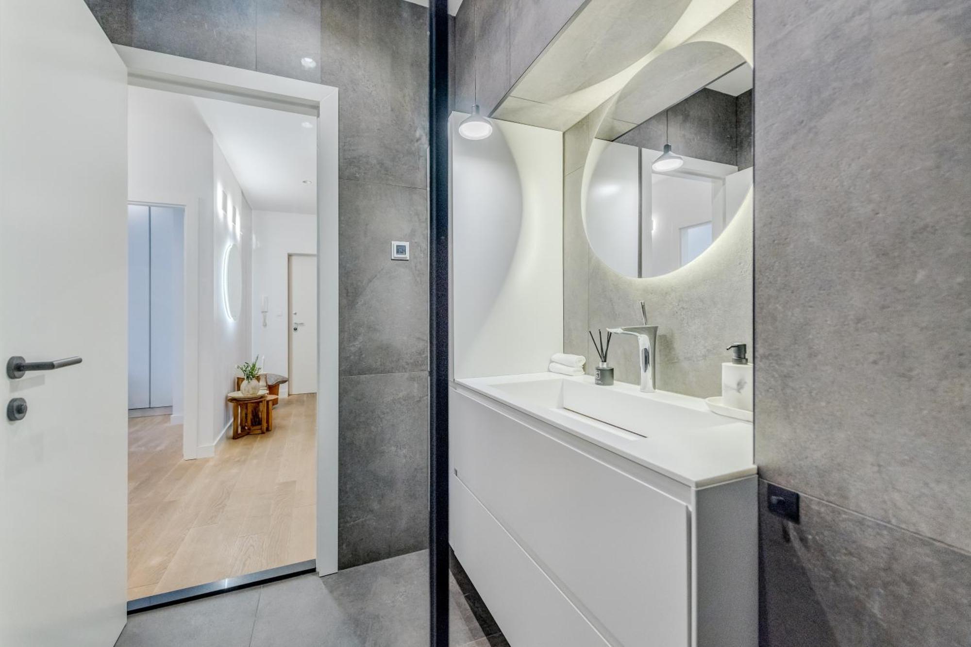 Top Location! Spacious Lux Apartment -5 Min From Beach & Centre Split Kültér fotó