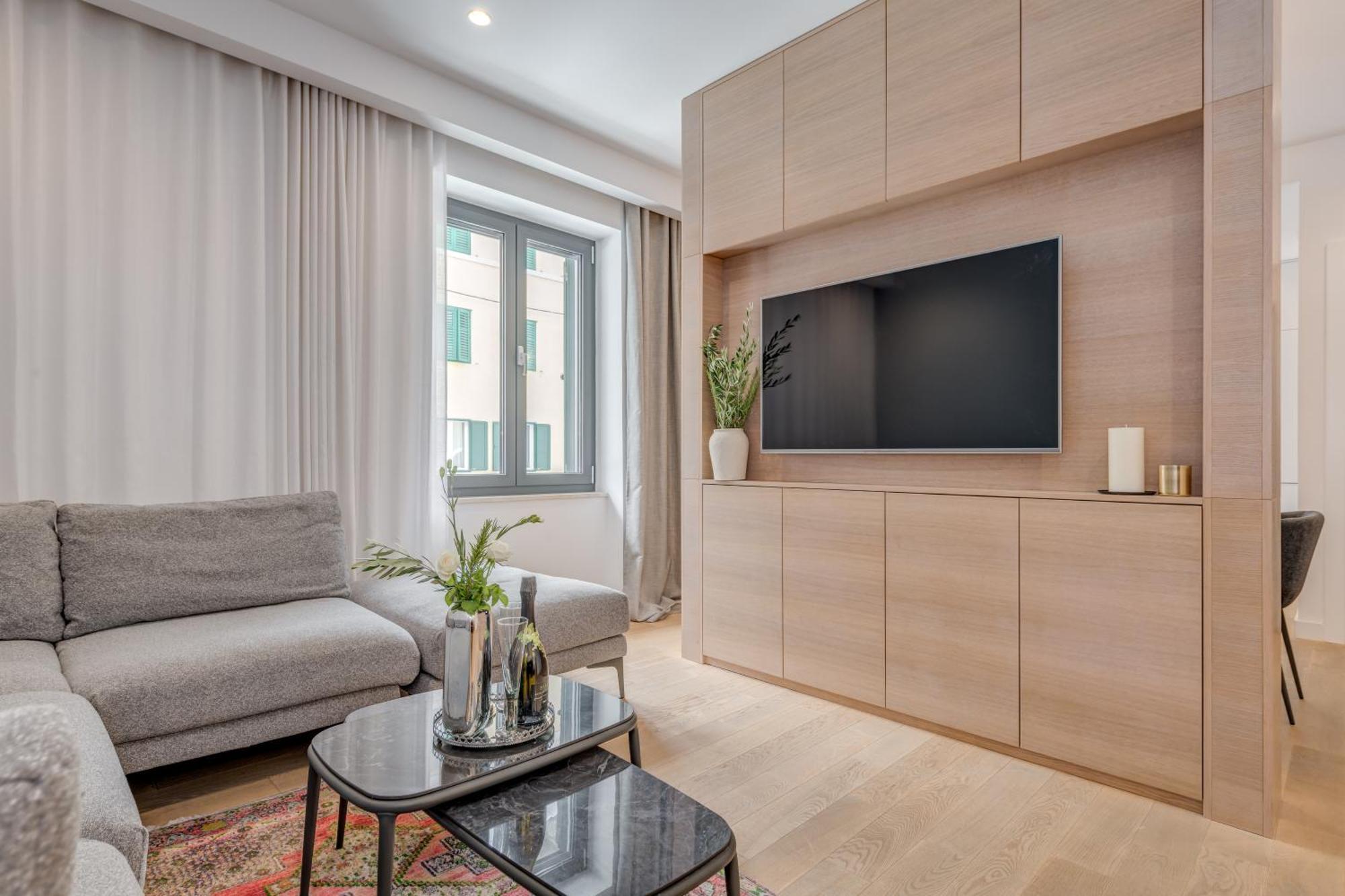 Top Location! Spacious Lux Apartment -5 Min From Beach & Centre Split Kültér fotó