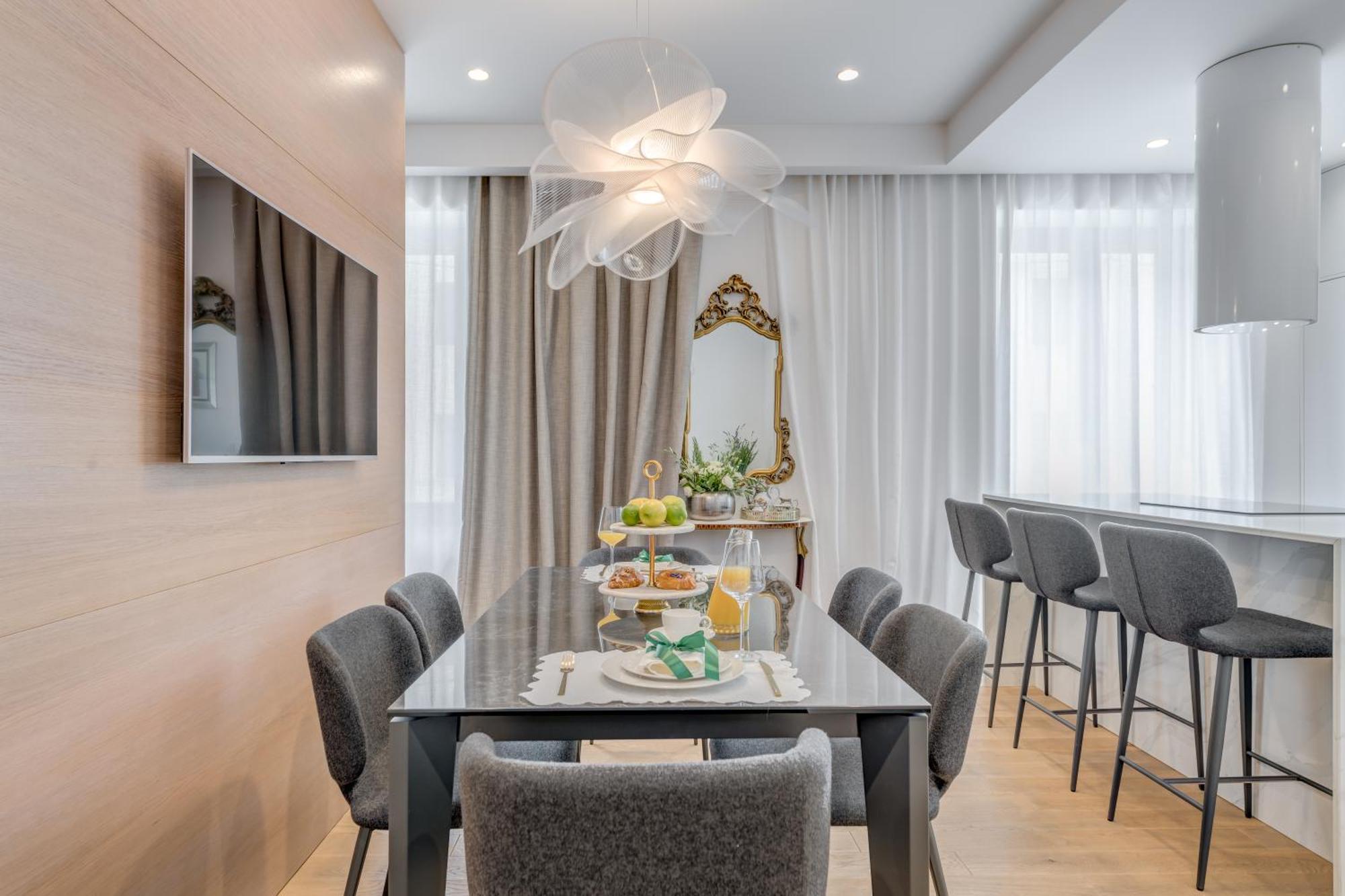 Top Location! Spacious Lux Apartment -5 Min From Beach & Centre Split Kültér fotó