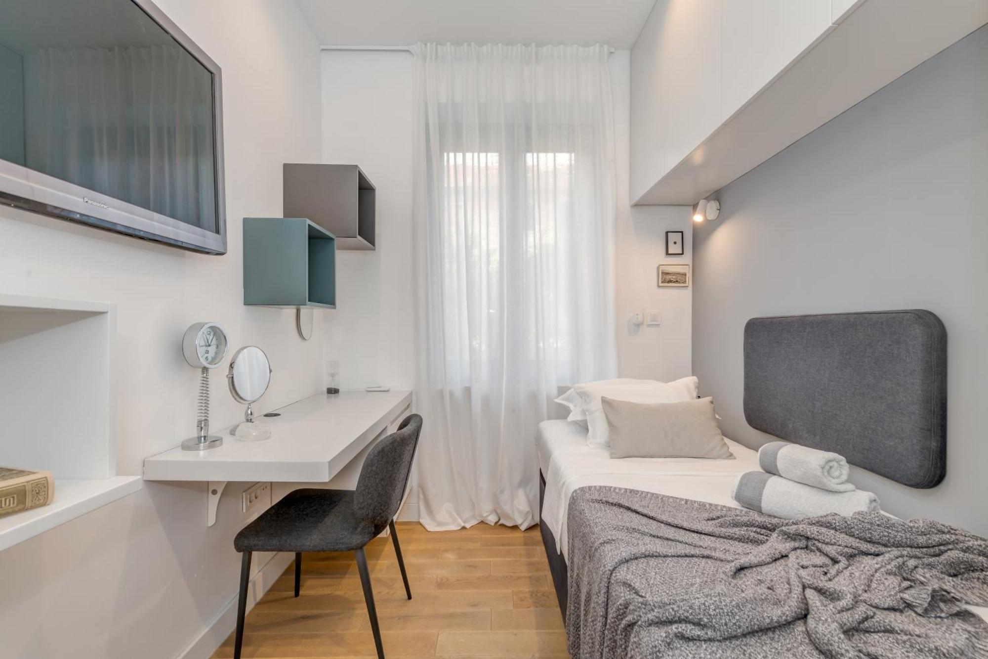 Top Location! Spacious Lux Apartment -5 Min From Beach & Centre Split Kültér fotó
